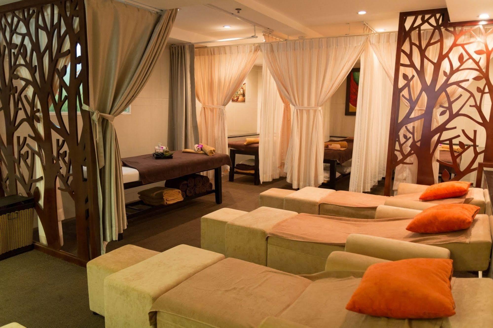Valentine Luxury Hotel - 31 Bui Vien Street Ho Chi Minh City Exterior photo
