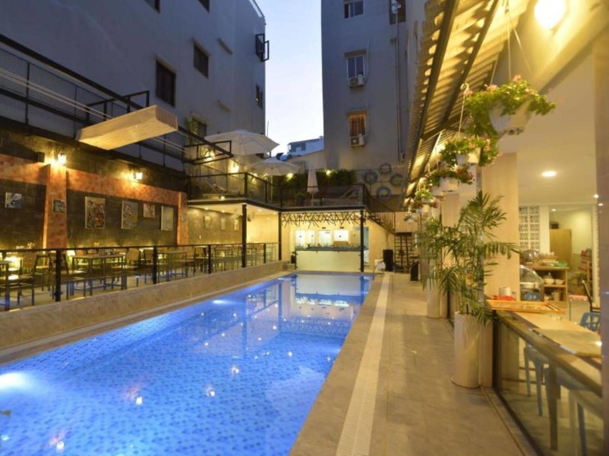 Valentine Luxury Hotel - 31 Bui Vien Street Ho Chi Minh City Exterior photo